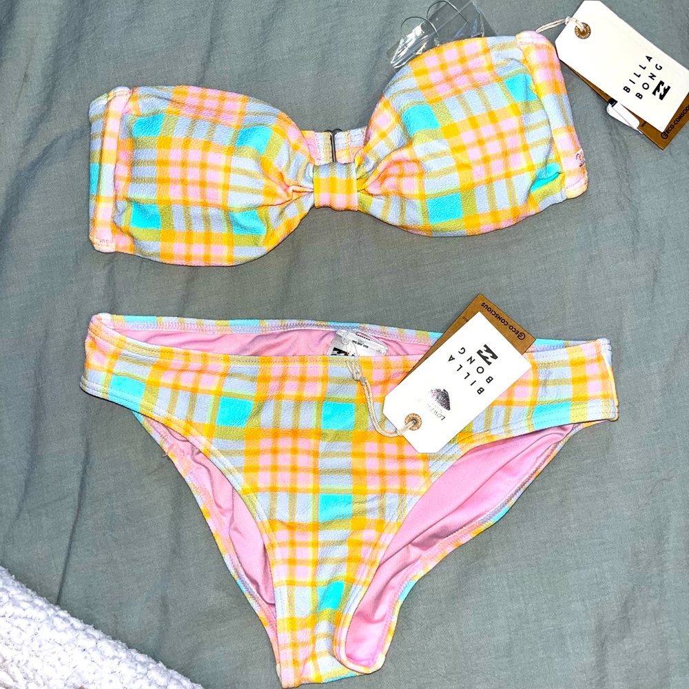Selling Billabong Bikini Set NWT!
